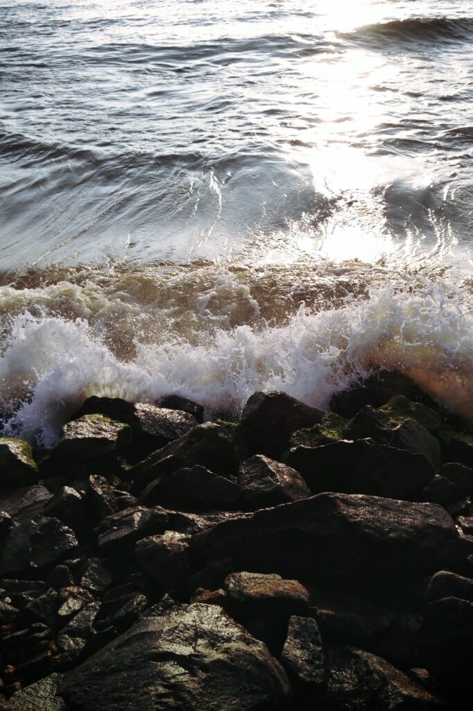 ocean waves on rocks